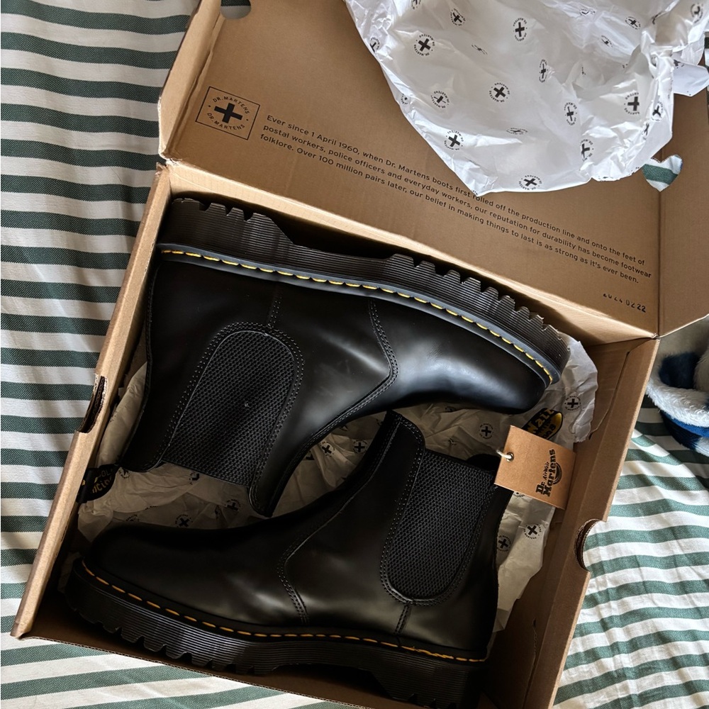 Dr. Martens 2976 Bex Men's 11 Black Chelsea Boots